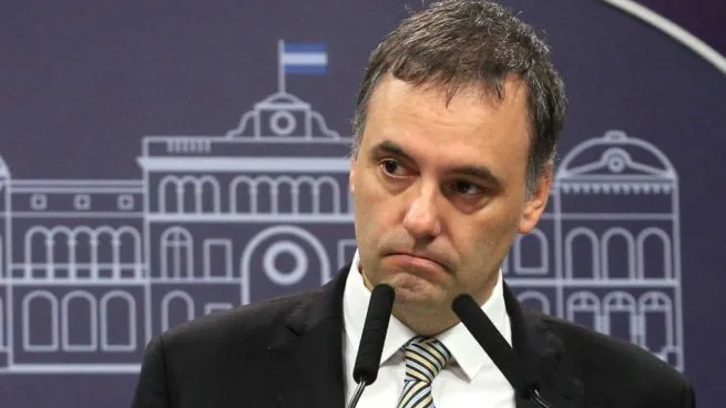 adorni-mala-cara